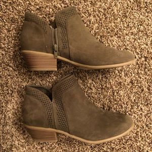 olive green booties